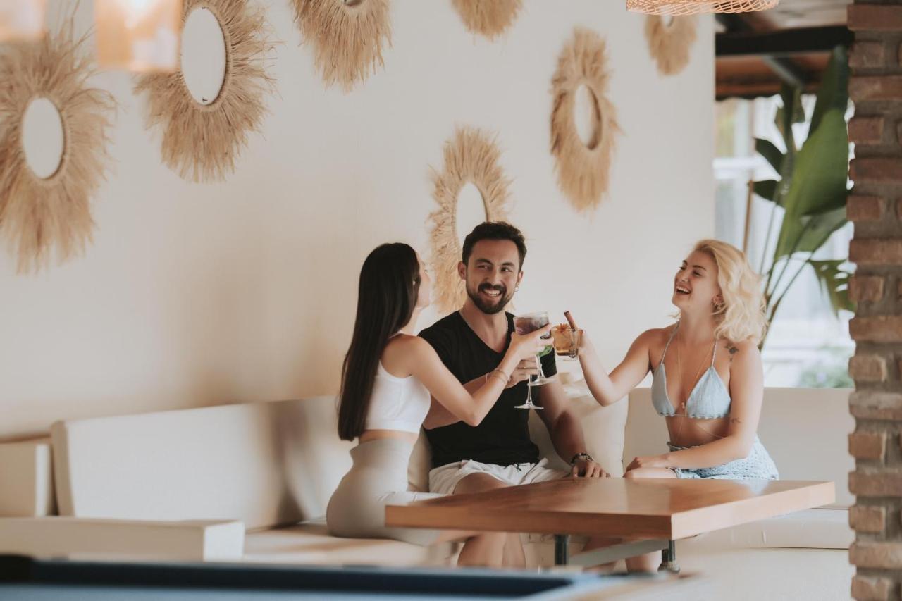 Han Deluxe Hotel Ölüdeniz Buitenkant foto