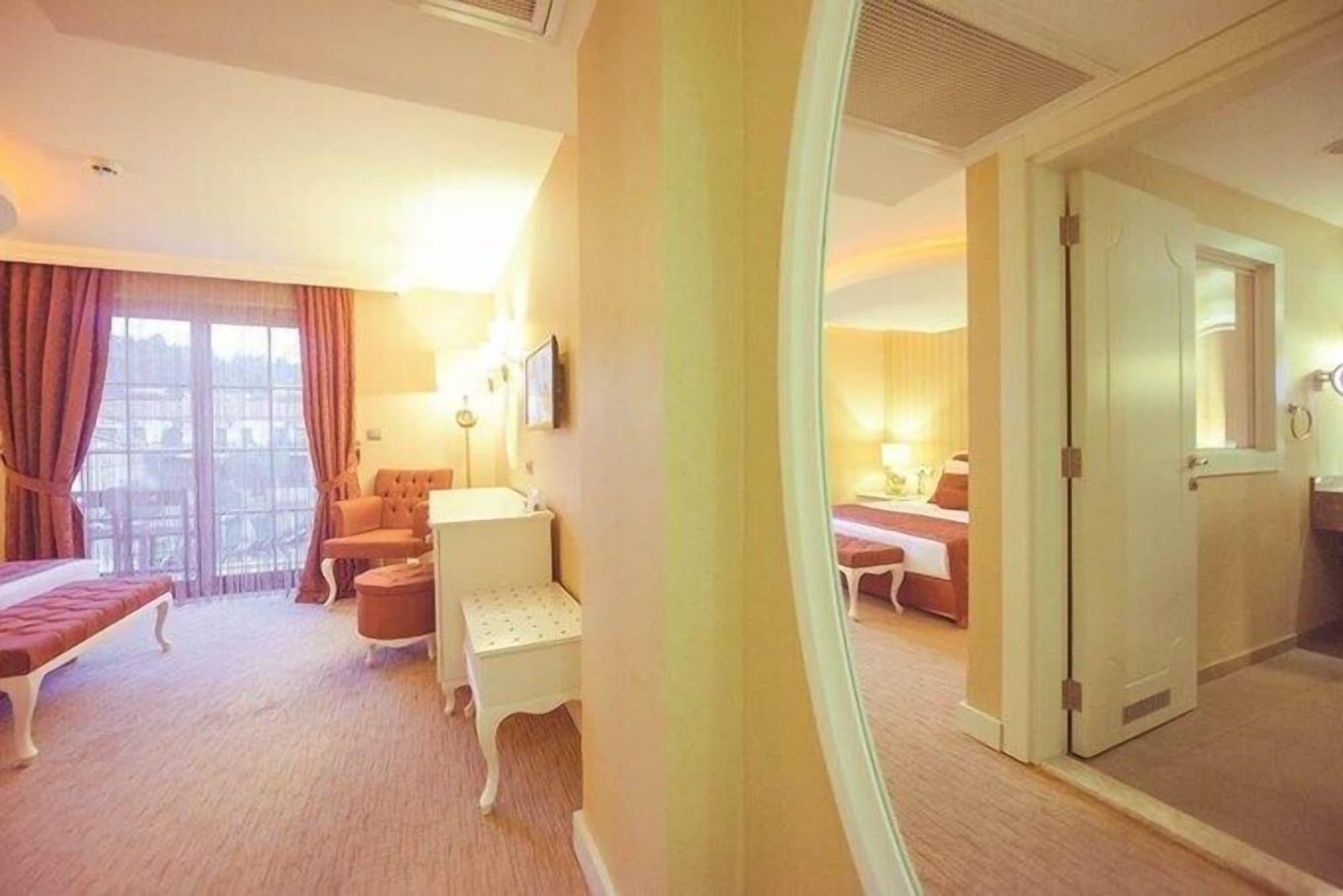 Han Deluxe Hotel Ölüdeniz Buitenkant foto