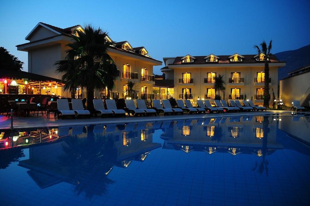 Han Deluxe Hotel Ölüdeniz Buitenkant foto
